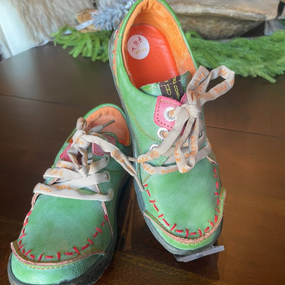 TMA Eyes Hand-Stitched Leather Women's Sneakers Size 37
